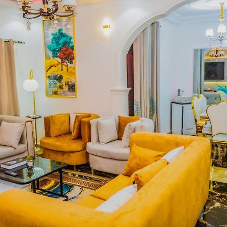 Prince Home Douala Luaran gambar