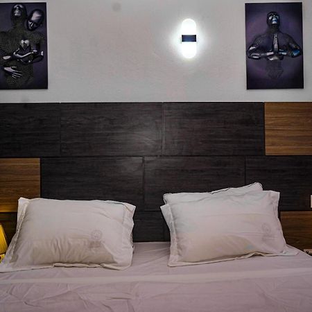 Prince Home Douala Luaran gambar