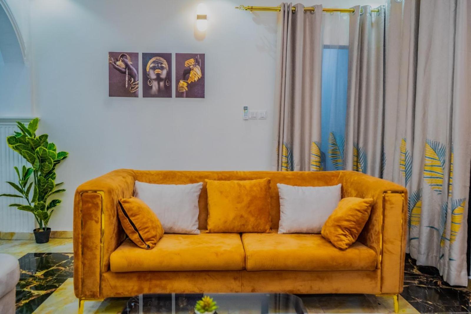 Prince Home Douala Luaran gambar