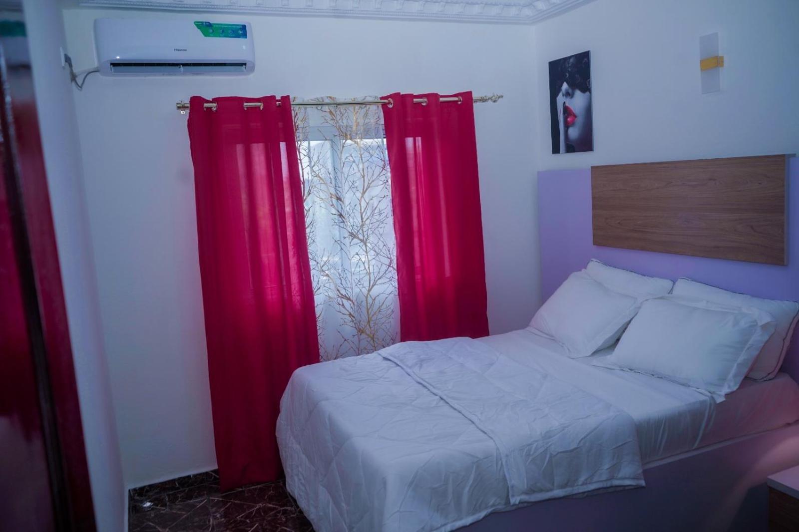 Prince Home Douala Luaran gambar