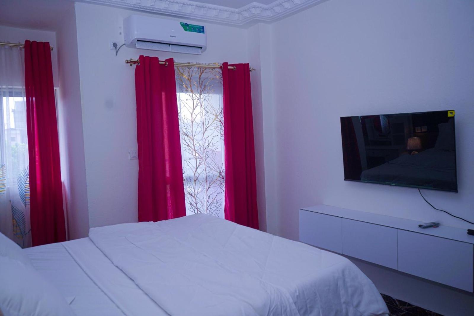 Prince Home Douala Luaran gambar