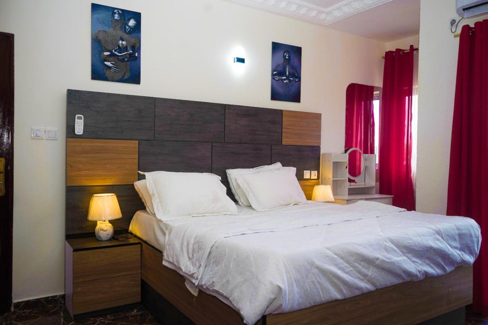 Prince Home Douala Luaran gambar